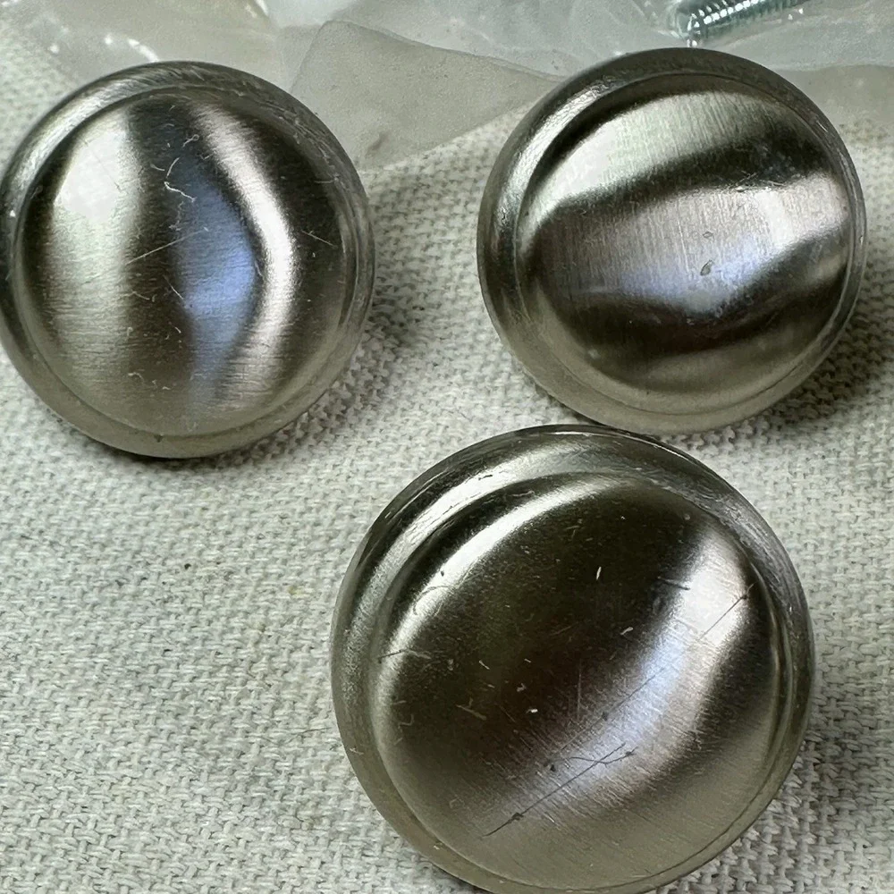 Lot Of 24 Liberty Hardware Drawer Pulls Door Knobs 1-5/16